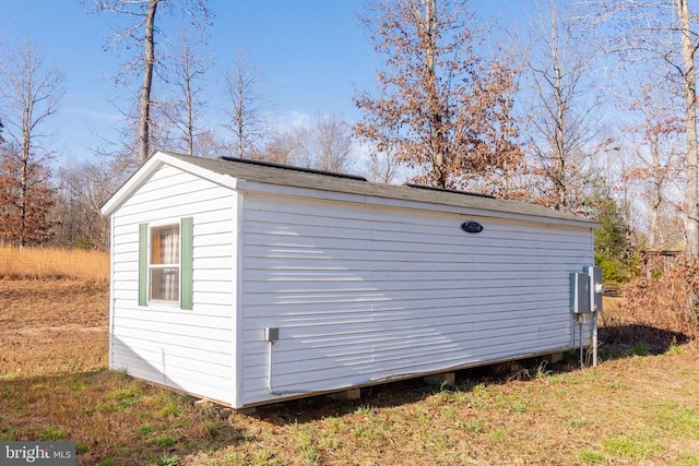 exterior space with an outbuilding