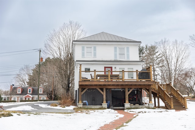 view of front facade featuring a wooden deck