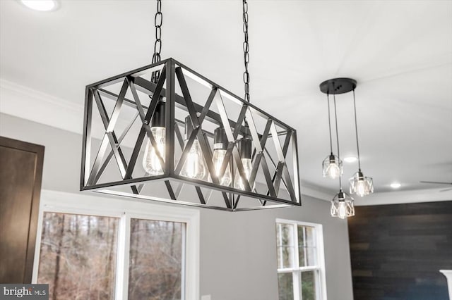 detailed view of recessed lighting and ornamental molding