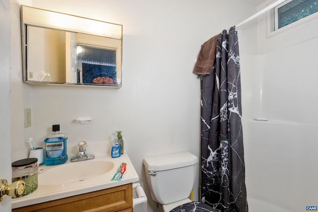 1122 Preston Ave Unit A-B, Charlottesville, VA 22903 - full bathroom featuring toilet, a shower with shower curtain, and vanity