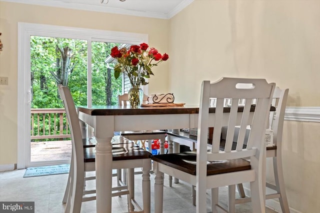9814 Dominion Forest Cir, Fredericksburg, VA 22408 - dining room featuring crown molding