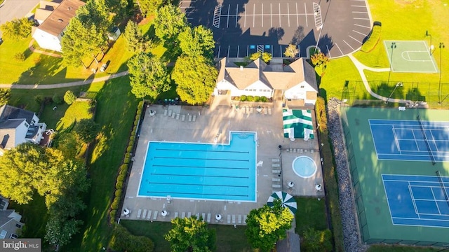 9814 Dominion Forest Cir, Fredericksburg, VA 22408 - drone / aerial view of a pool