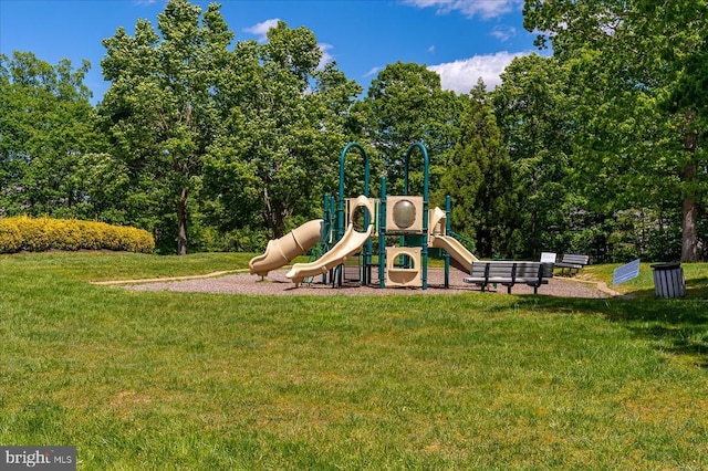 9814 Dominion Forest Cir, Fredericksburg, VA 22408 - communal playground featuring a lawn