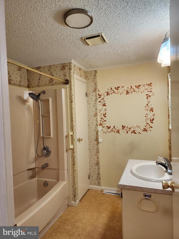 304 Gold Vly, Locust Grove, VA 22508 - photo 18