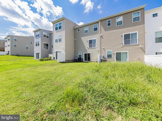 1420 Teagan Dr, Fredericksburg, VA 22408 - back of property with a yard