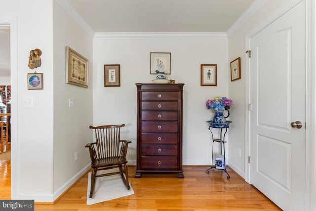 15103 Jenkins Hill Ln, Culpeper, VA 22701 - sitting room featuring ornamental molding, light wood-style floors, and baseboards