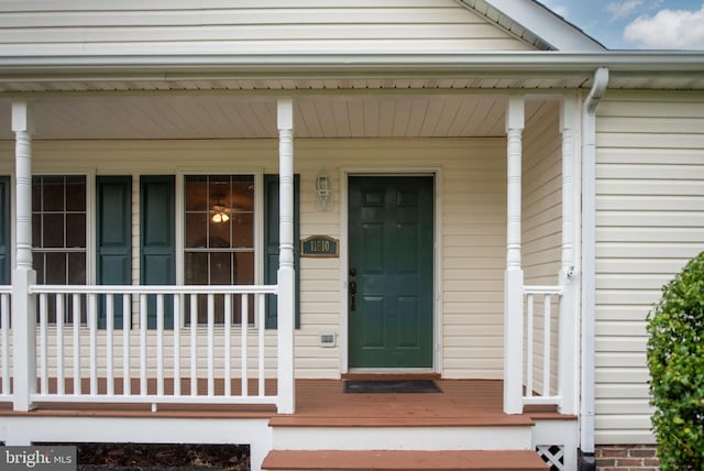 11810 Falcon Ridge Dr, Fredericksburg, VA 22407 - property entrance with a porch