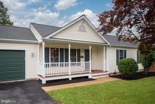 11810 Falcon Ridge Dr, Fredericksburg, VA 22407 - single story home with a porch, roof with shingles, a garage, a front yard, and asphalt driveway