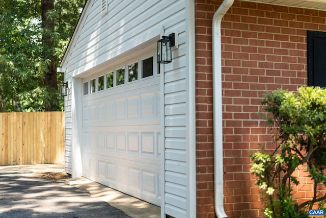 1601 Antoinette Ave, Charlottesville, VA 22903 - garage with driveway
