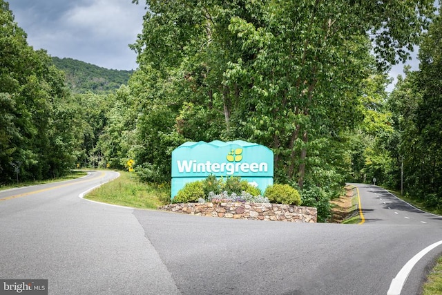 1545 Cliffs, Roseland, VA 22967 - community / neighborhood sign featuring a view of trees