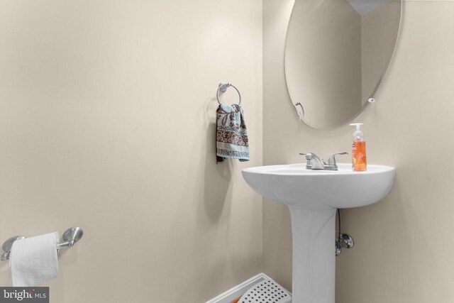 249 Whitworth Dr, Culpeper, VA 22701 - bathroom featuring a sink