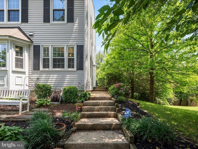 33 Pepper Tree Ct, Warrenton, VA 20186 - entrance to property