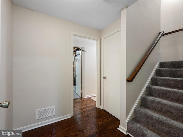 33 Pepper Tree Ct, Warrenton, VA 20186 - staircase featuring wood finished floors and baseboards