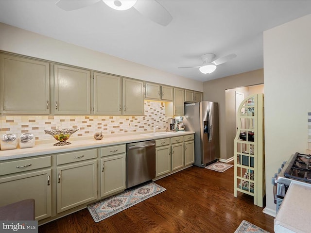 33 Pepper Tree Ct, Warrenton, VA 20186 - kitchen with stainless steel appliances, a ceiling fan, decorative backsplash, and light countertops