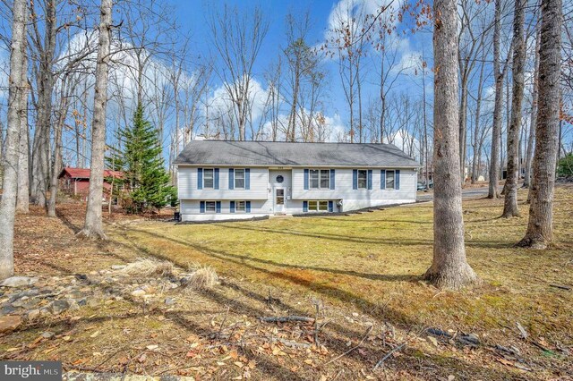 200 Wilderness Ln, Locust Grove, VA 22508 - bi-level home with a front yard
