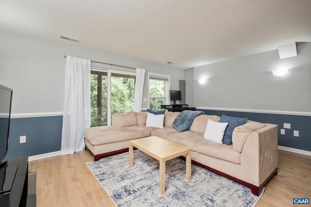100 Melbourne Prk Cir Unit B, Charlottesville, VA 22901 - living area with wood finished floors