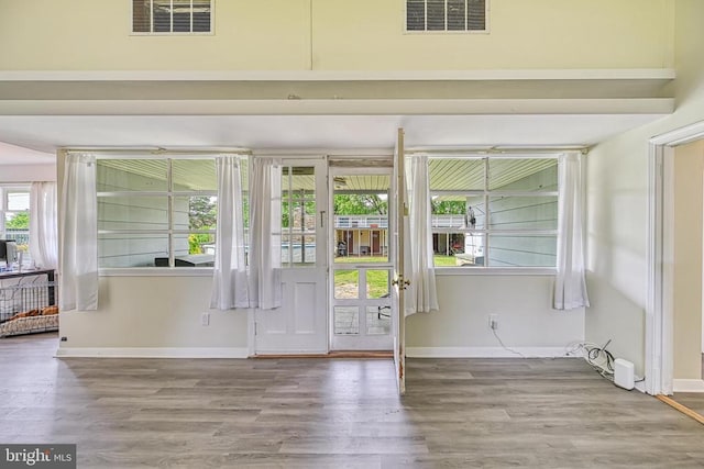 102 Washington St E, Remington, VA 22734 - foyer entrance with wood finished floors and baseboards