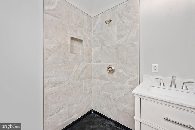 79 Hickory Cir, Mineral, VA 23117 - bathroom with tiled shower and vanity