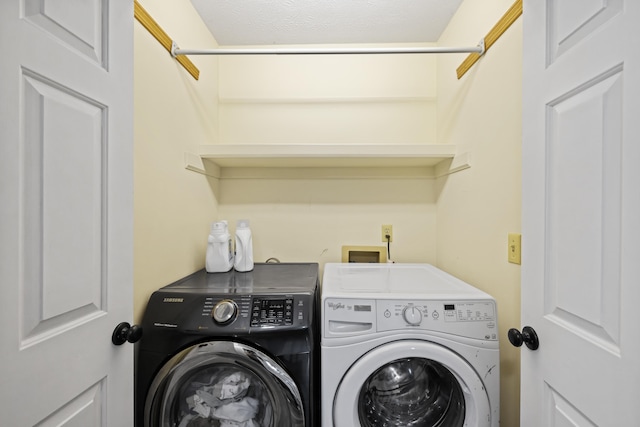 701 Horseshoe Cir, Stuarts Draft, VA 24477 - washroom featuring washing machine and dryer
