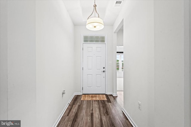 6607 Golden Pheasant Run, Fredericksburg, VA 22407 - entryway with dark wood-type flooring and baseboards