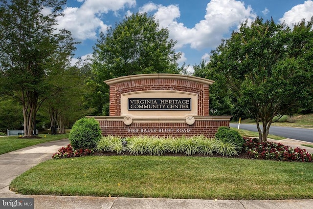 10205 Iverson Ave, Fredericksburg, VA 22407 - community / neighborhood sign featuring a yard