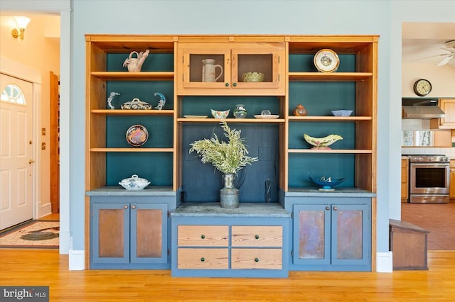5864 Wyant Ln, Charlottesville, VA 22903 - mudroom featuring wood finished floors and a ceiling fan