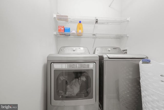 3113 Somerset Dr, Jeffersonton, VA 22724 - laundry room featuring washing machine and dryer