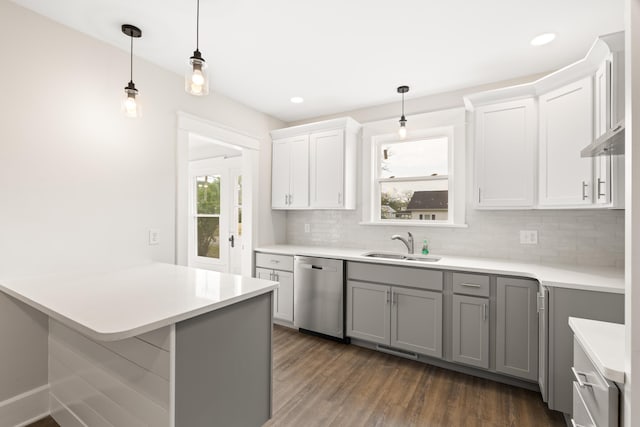 630 Battlefield Rd, Fort Defiance, VA 24437 - kitchen featuring dishwasher, a peninsula, tasteful backsplash, dark wood-style floors, and a sink