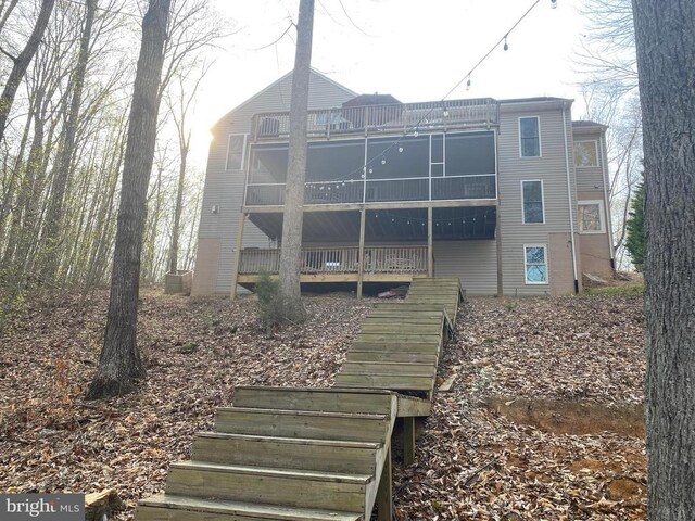 6029 Lost Cove Dr, Mineral, VA 23117 - back of property with a balcony and stairway