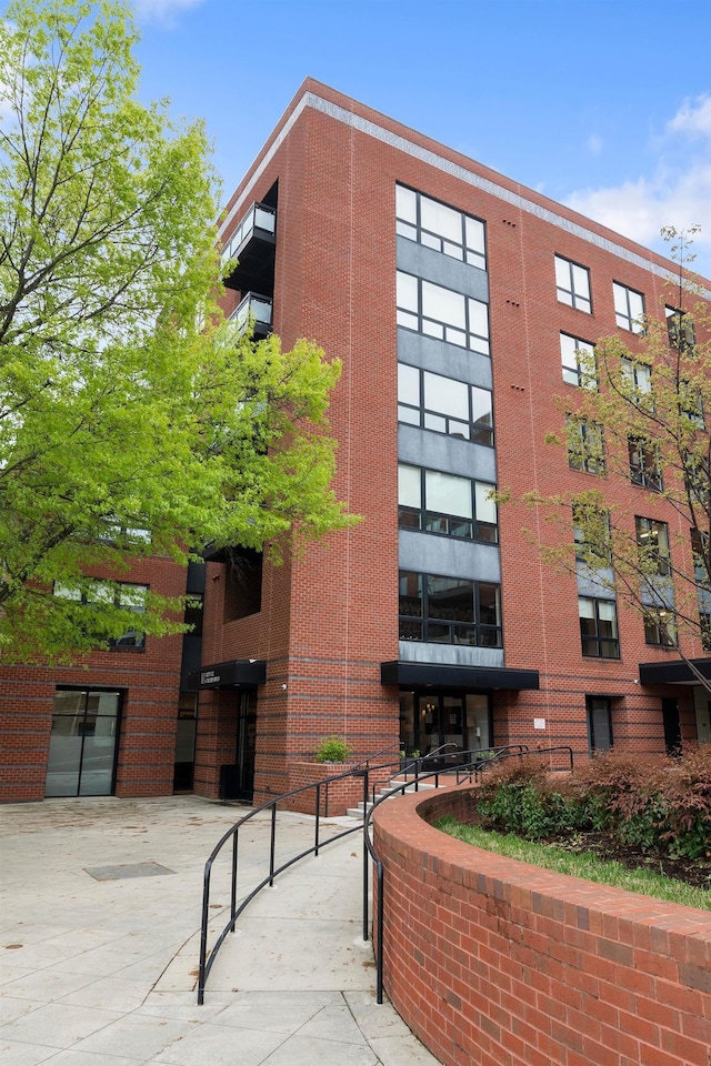 200 Garrett St Unit 609, Charlottesville, VA 22902 - view of apartment building / complex