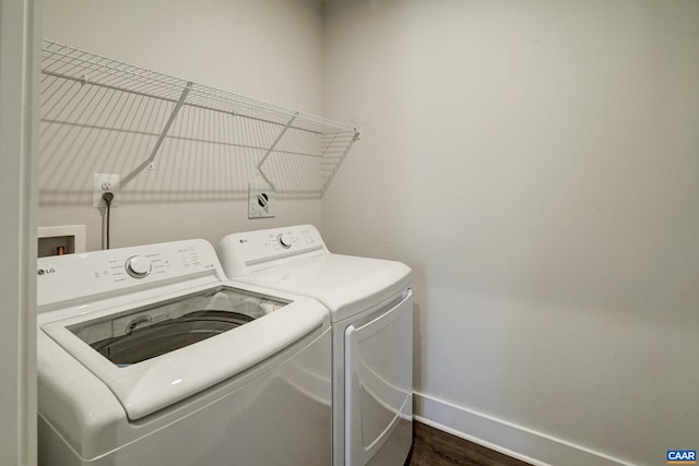 1658 Koch Ct, Charlottesville, VA 22911 - laundry area featuring laundry area, dark wood-style flooring, baseboards, and independent washer and dryer