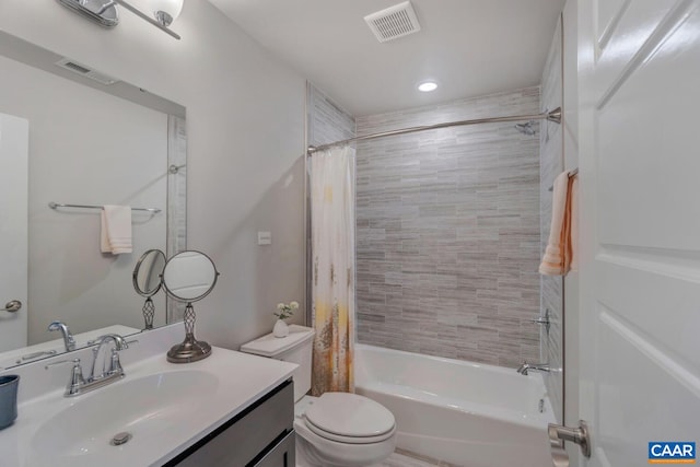 bathroom featuring toilet, shower / bathtub combination with curtain, visible vents, and recessed lighting
