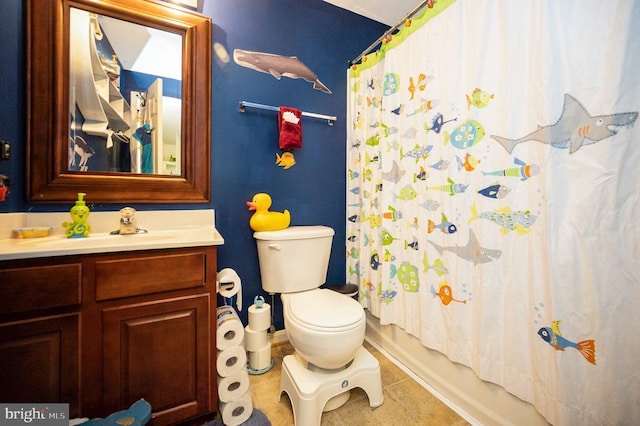 6733 Averett Ct, Fredericksburg, VA 22407 - bathroom featuring toilet, shower / bath combo, and vanity