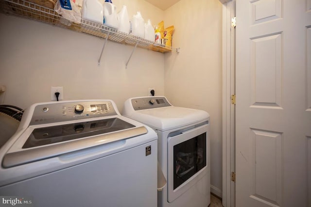 6733 Averett Ct, Fredericksburg, VA 22407 - clothes washing area featuring washer and clothes dryer