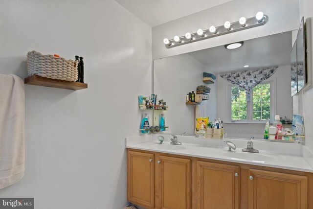 11721 Hoover Ln, Fredericksburg, VA 22407 - full bath featuring double vanity