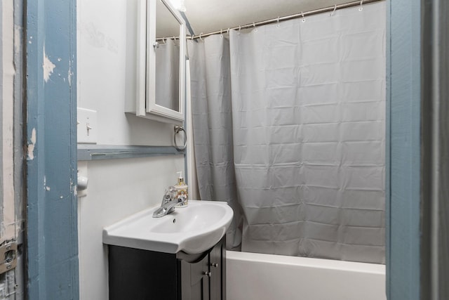 143 Pkin Ln, Raphine, VA 24472 - bathroom featuring vanity and shower / bath combo