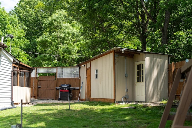 143 Pkin Ln, Raphine, VA 24472 - view of outdoor structure featuring a gate