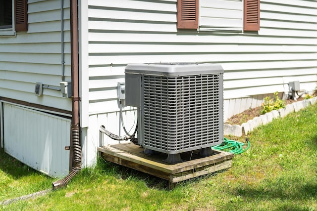 143 Pkin Ln, Raphine, VA 24472 - exterior view of a cooling unit