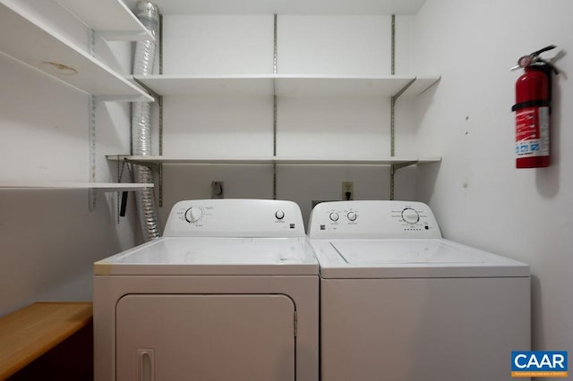 217 E Jefferson St, Charlottesville, VA 22902 - laundry room featuring independent washer and dryer