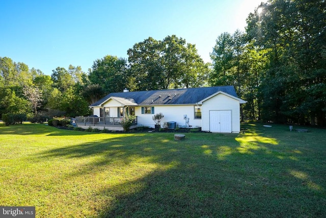 15605 Cedar Tree Ct, Mineral, VA 23117 - back of property featuring a yard and a porch