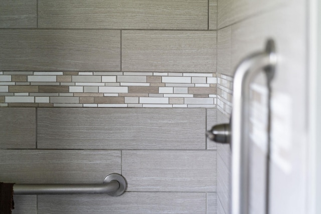 193 Locust Grove Ln, Stuarts Draft, VA 24477 - bathroom view