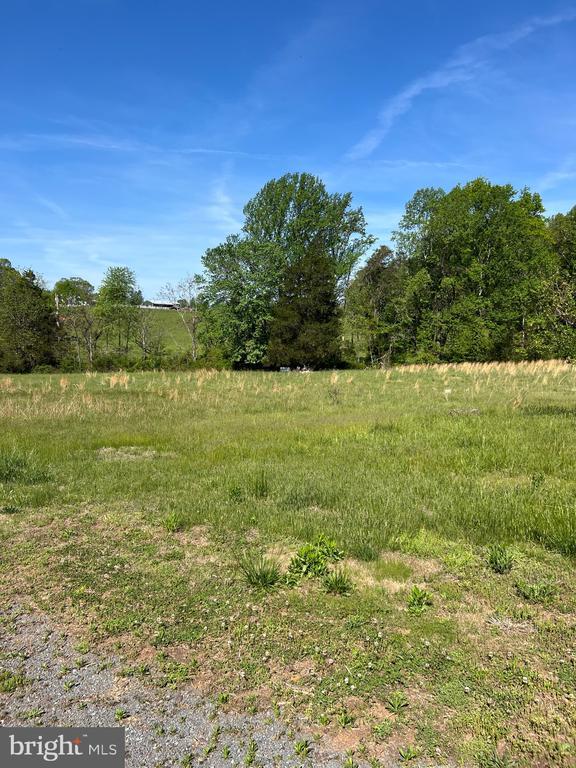 3721 W Hoover Rd, Haywood, VA 22722