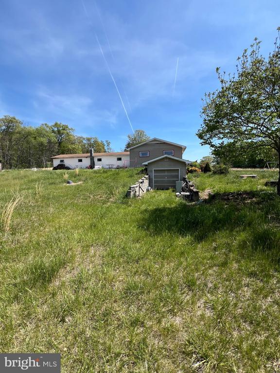 3721 W Hoover Rd, Haywood, VA 22722