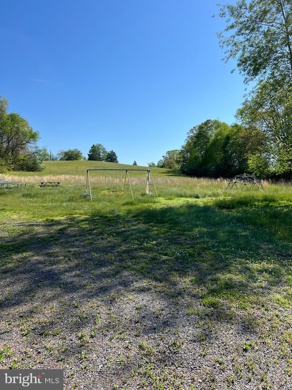 3721 W Hoover Rd, Haywood, VA 22722