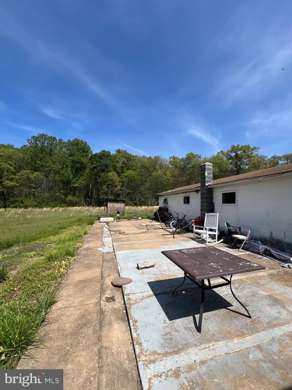3721 W Hoover Rd, Haywood, VA 22722