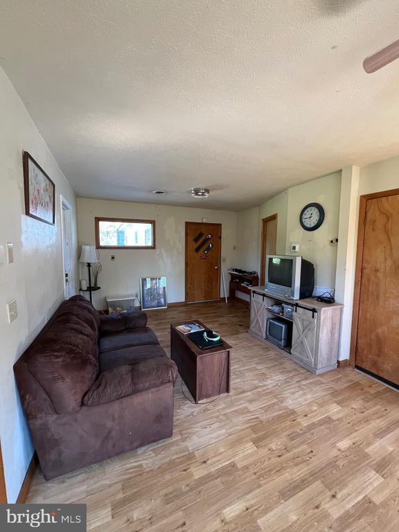3721 W Hoover Rd, Haywood, VA 22722