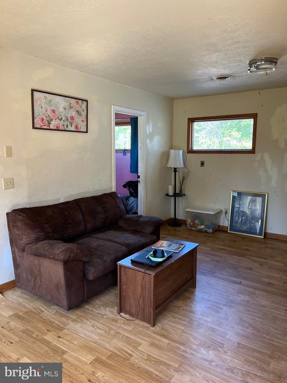 3721 W Hoover Rd, Haywood, VA 22722