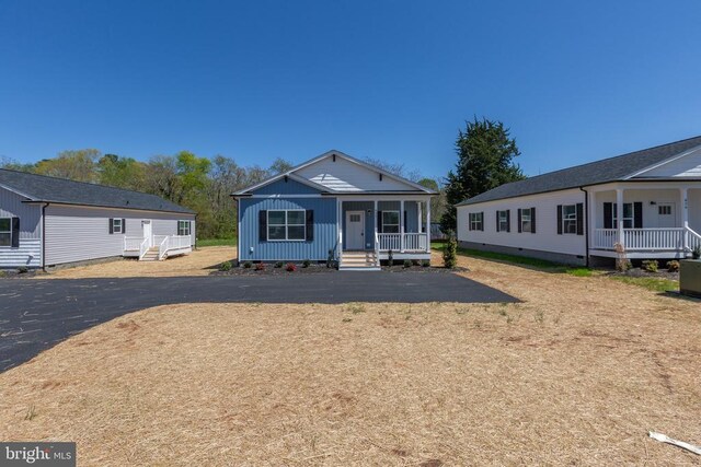 822 Mineral Ave, Mineral, VA 23117 - back of house featuring covered porch and crawl space