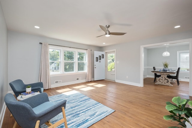 928 Baylor St, Staunton, VA 22401 - sitting room with ceiling fan, light wood finished floors, baseboards, and recessed lighting
