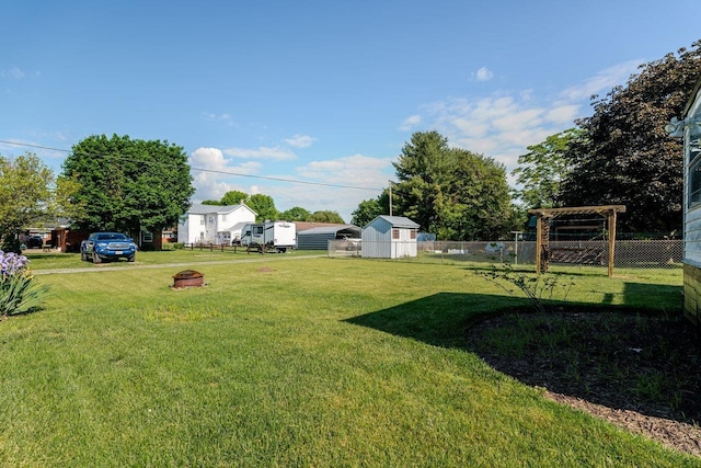 109 Jackson Ave, Elkton, VA 22827 - view of yard